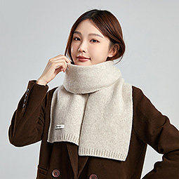 Autumn And Winter Wool Knitting Scarf All-match Scarves Fashion Keep Warm 100% Wool Knitting Scarves Cover Image